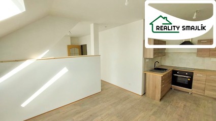 Pronájem podkrovního bytu 2+1, 76 m2, ul. Evropská, centrum Cheb - Fotka 9
