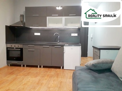 Pronájem luxusní garsoniery, 25 m2 + balkon v Aši - Fotka 4