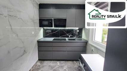 Luxusně zrekonstruovaný byt 3+1 s lodžií, 69 m2, ul. Kosmonautů v Chebu - Fotka 5