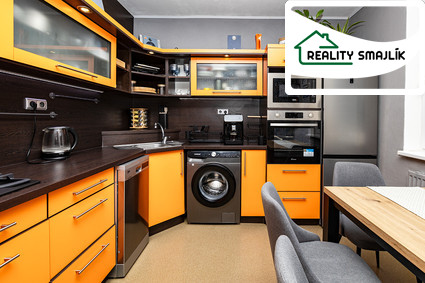  3+1, lodžie, 74 m2,  ul. Dvořákova, sídliště Zlatý vrch - Cheb - Fotka 10