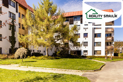Prostorný byt 4+1 s balkonem | poslední patro | Mariánské Lázně – Úšovice - Fotka 17