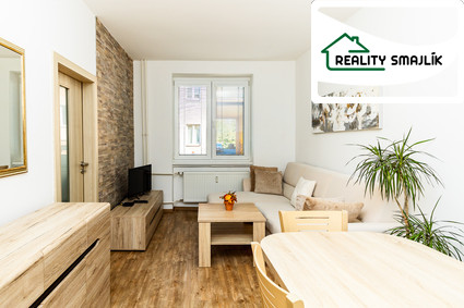 Prodej krásného bytu 3+1, 63,48 m², po rekonstrukci – Cheb, ul. Nová - Obývací pokoj