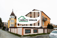 RD - 3 byty, uzavřené parkoviště, pozemek…
